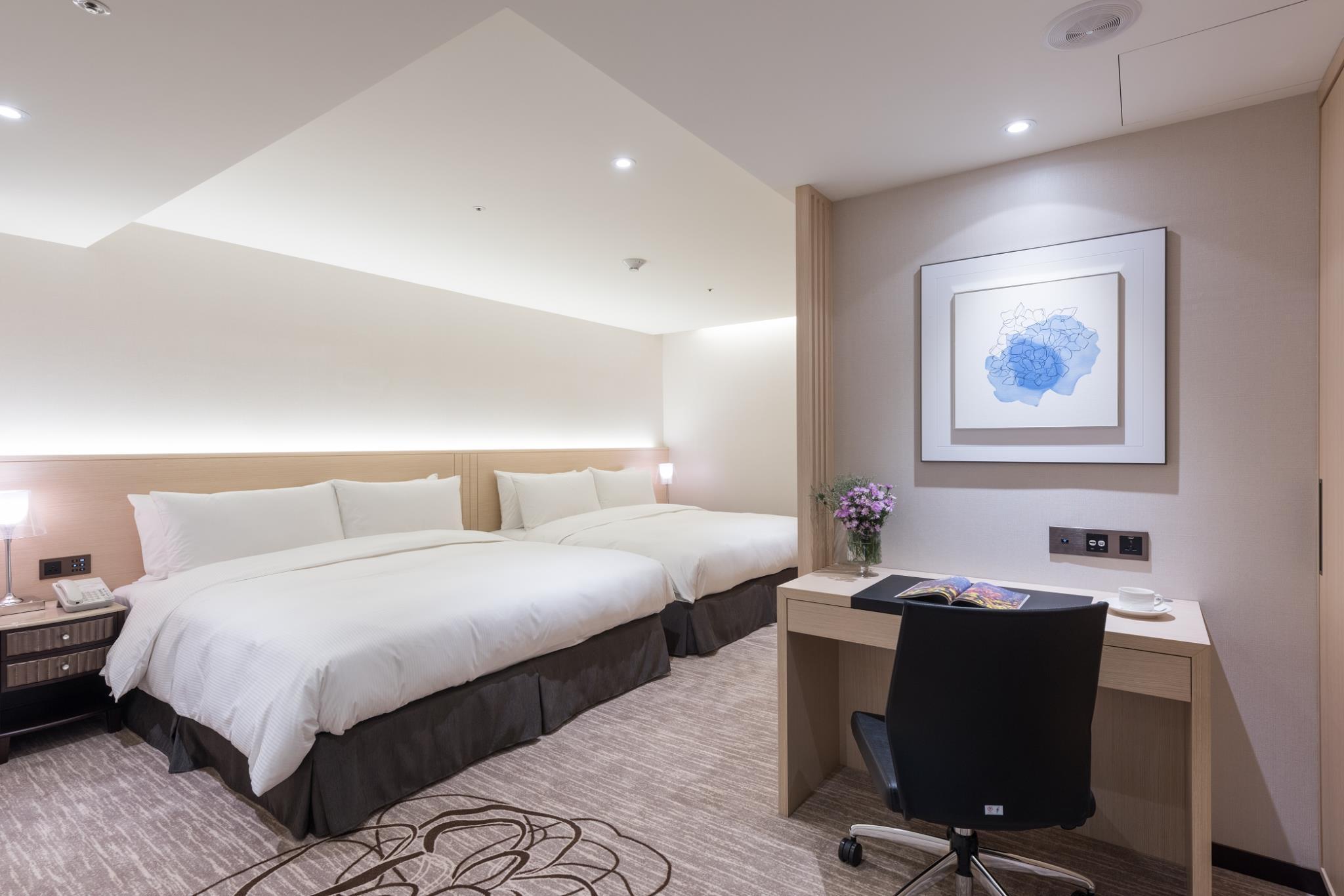 Room, Quadruple, 2 Queen Beds, No Window