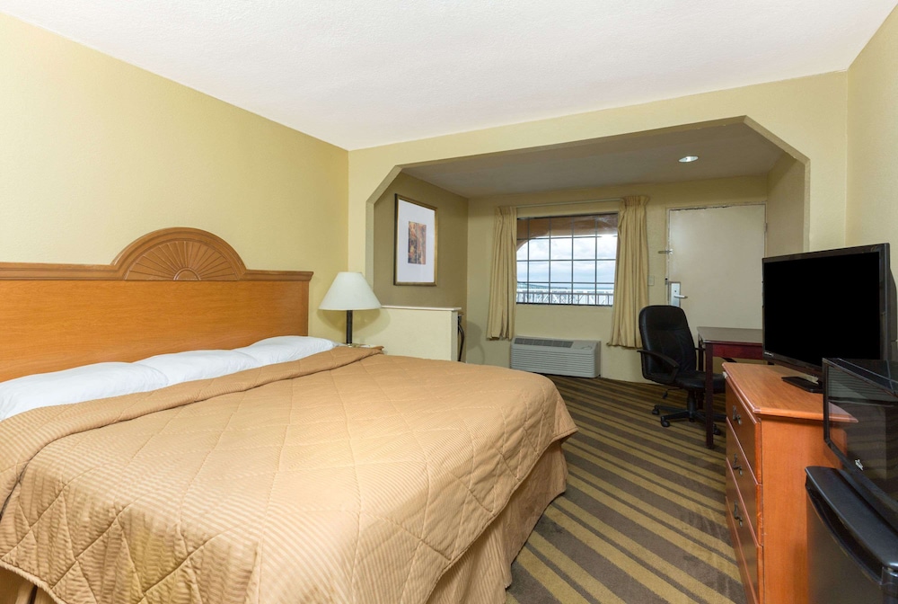 Days Inn & Suites By Wyndham Vicksburg 6/33