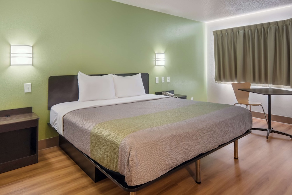 Motel6 Duncanville, TX - Dallas 18/46
