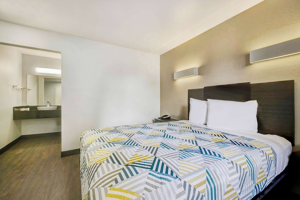 Motel6 Denton, TX - UNT 25/60