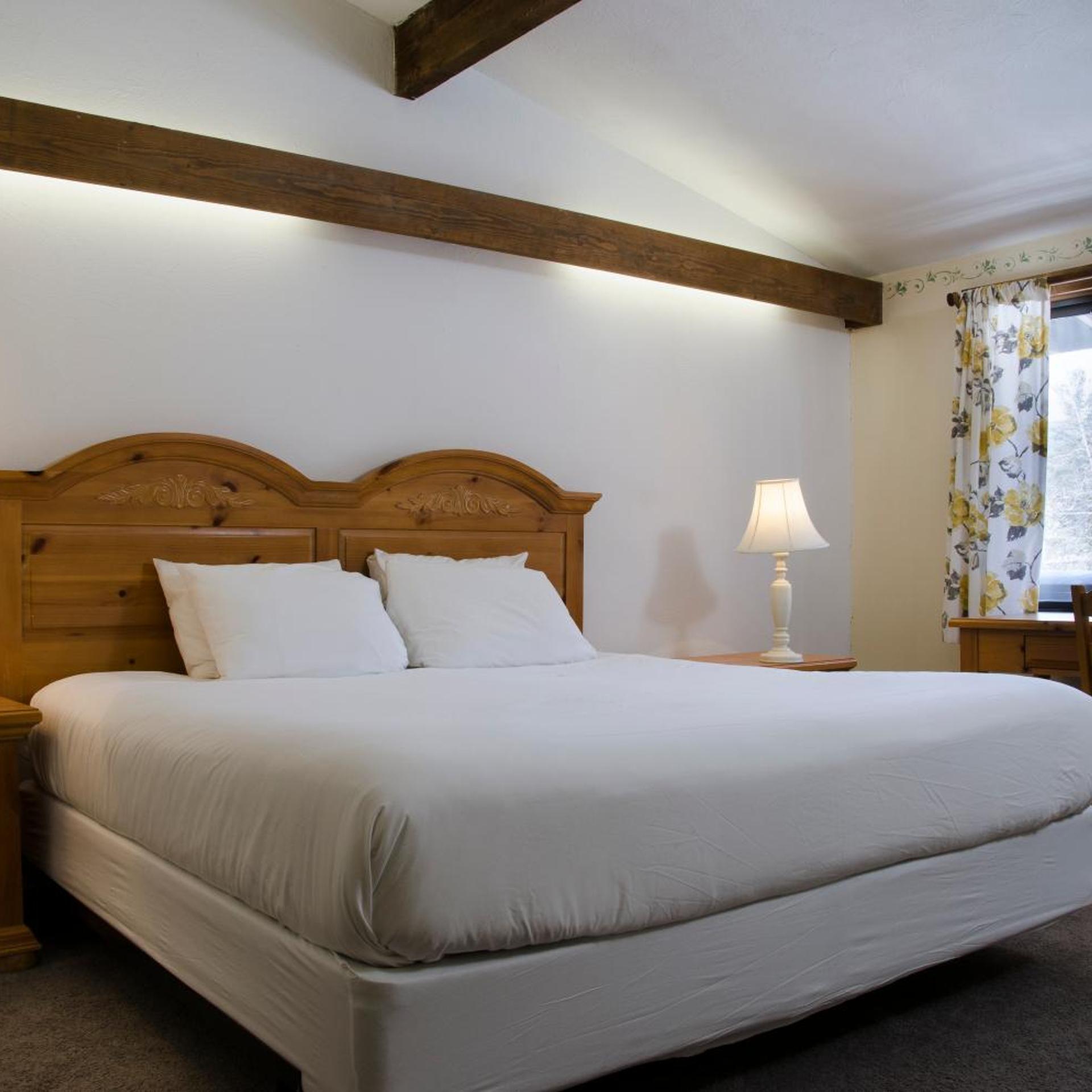 Room, King Bed, Balcony