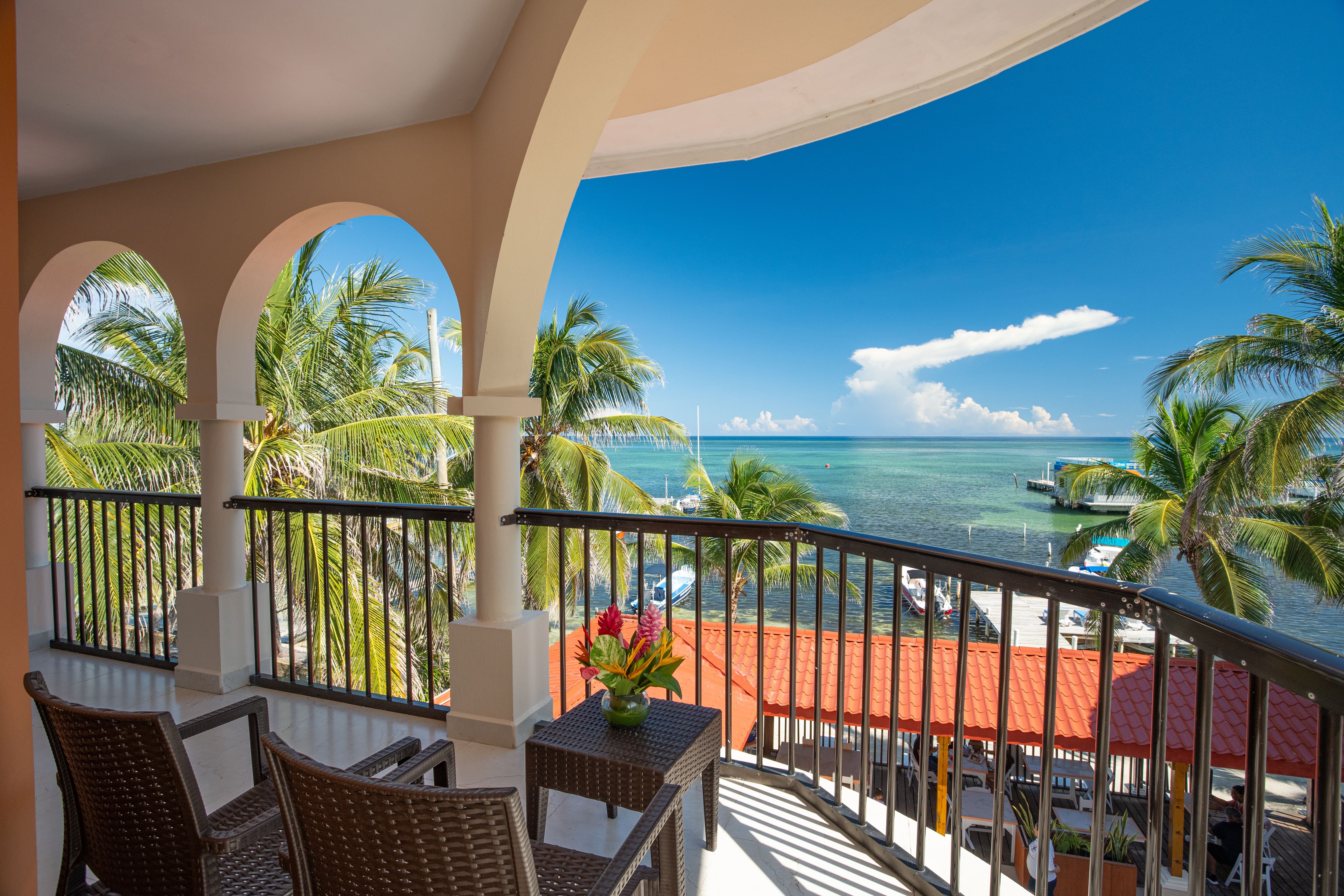 SunBreeze Suites 16/24