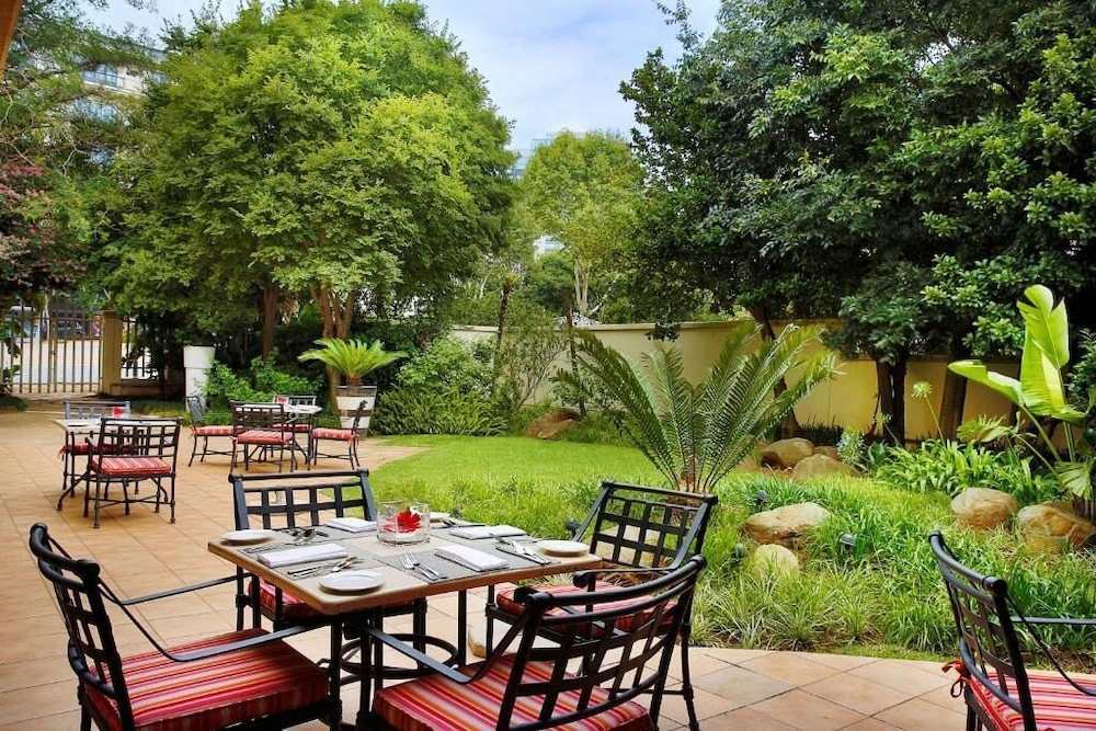 NH Johannesburg Sandton 60/77