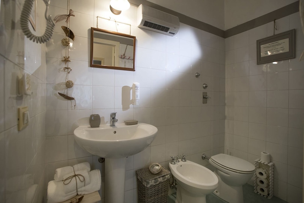 1 BEDROOM, APARTMENT