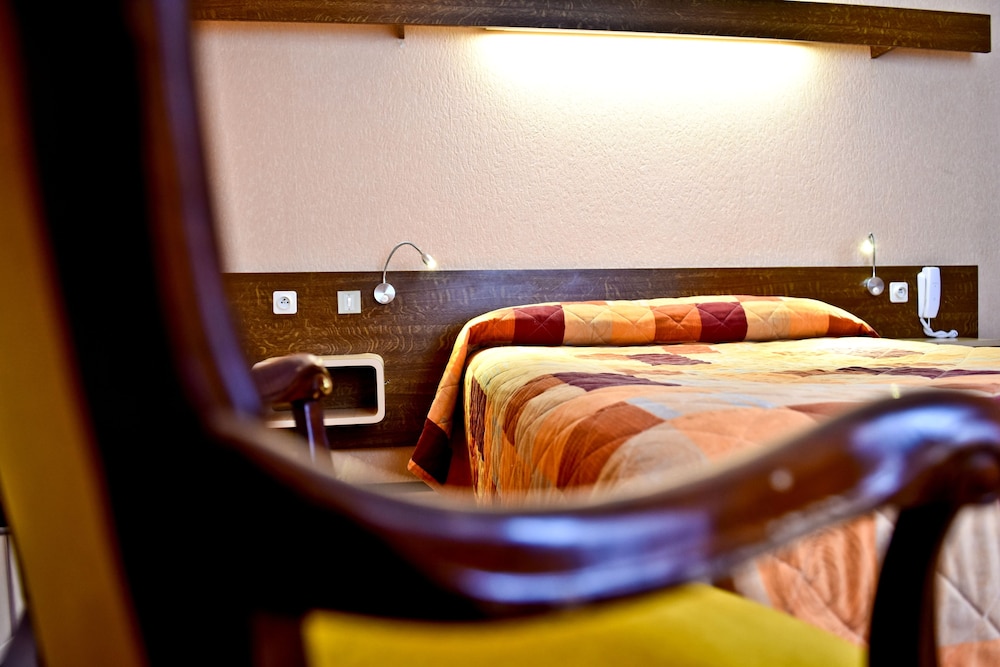 HOTEL DE FRANCE 21/29