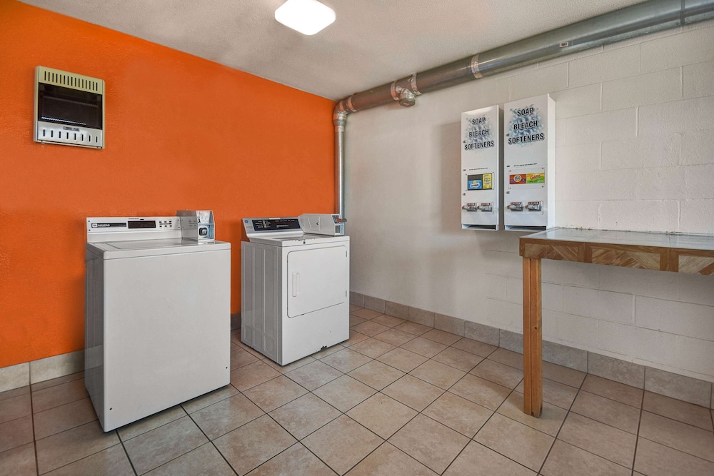 Motel6 North Ridgeville, OH - Cleveland Intl Airport - N Ridgeville 6/45