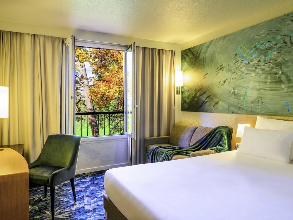 NOVOTEL CHATEAU DE MAFFLIERS 18/79