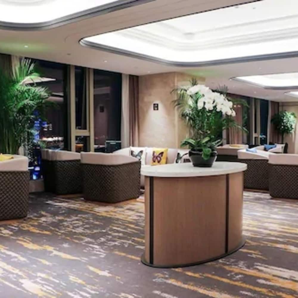 Golden Eagle Summit Hotel Yancheng 3/98