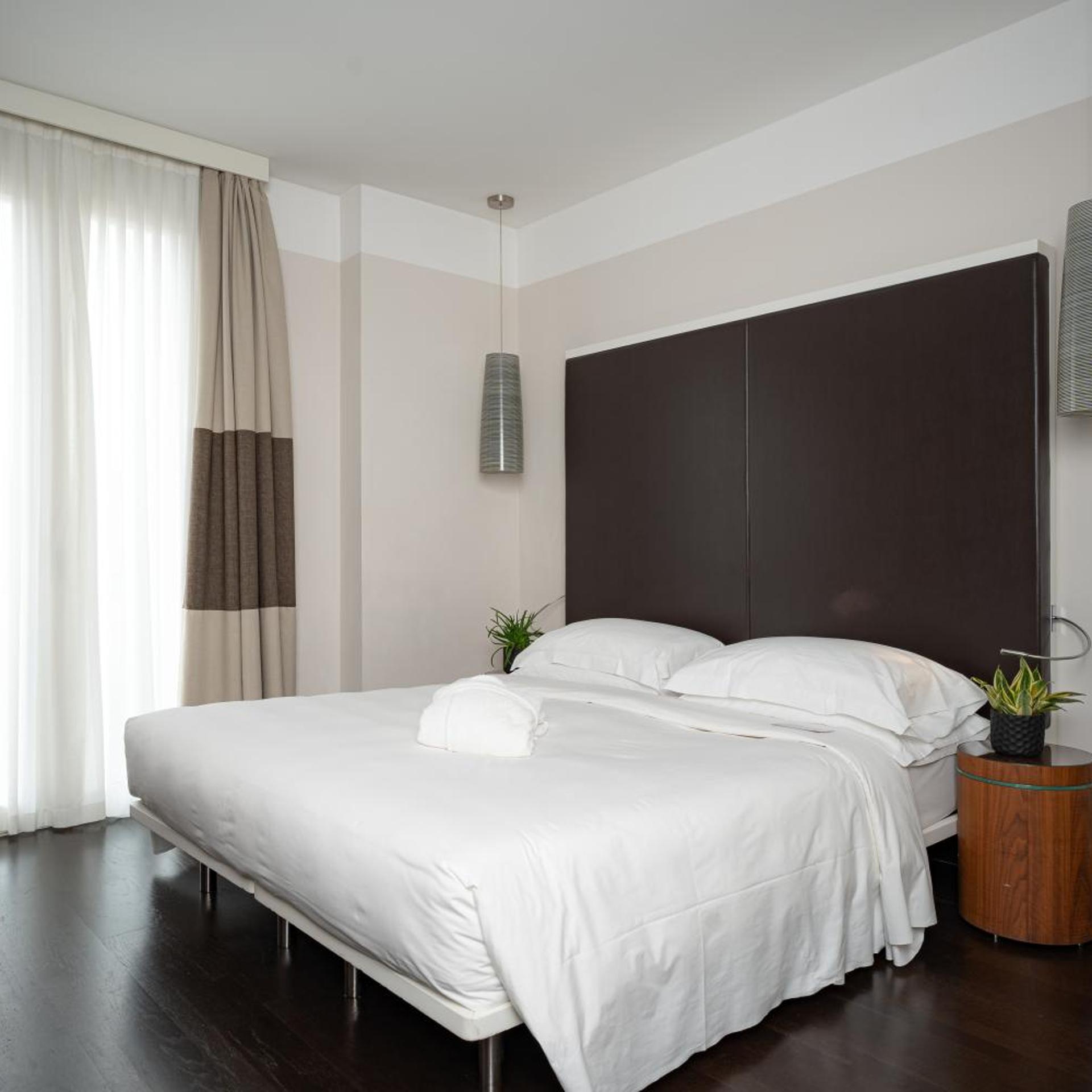Room, Double Bed