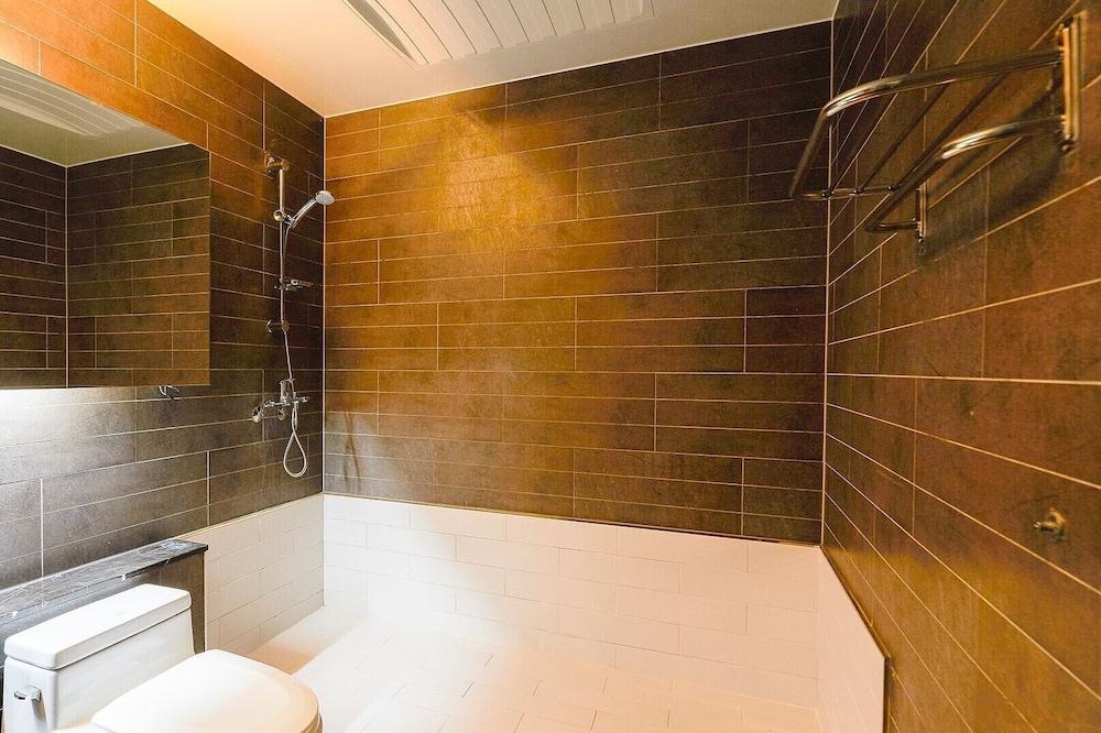 G Tourist Hotel 53/53