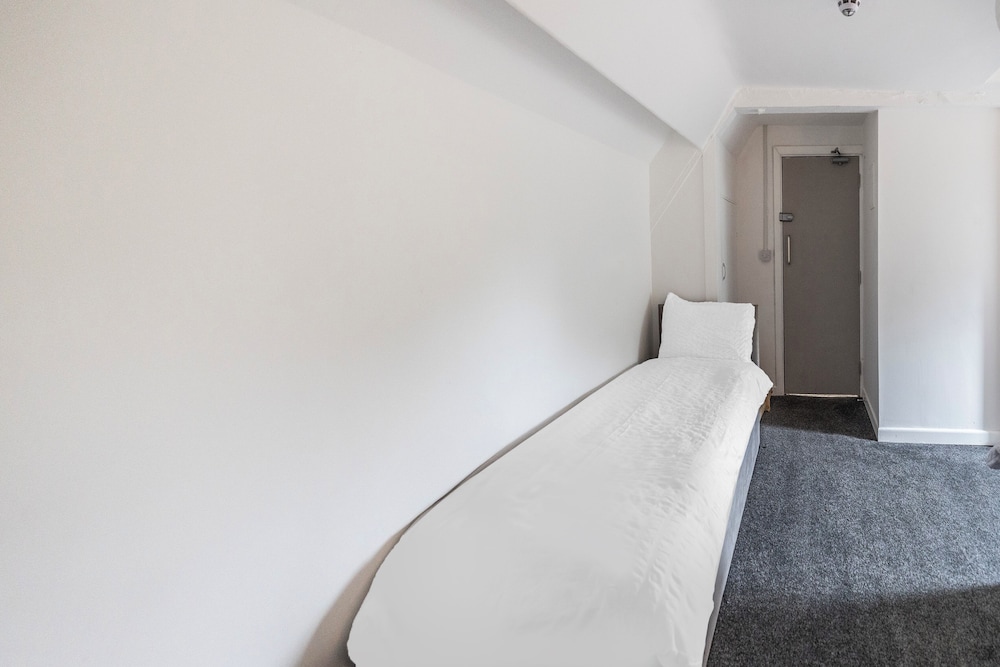 OYO A Better Night Hotel Limited 29/50