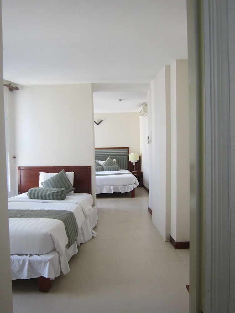 The Coast Hotel 8/47