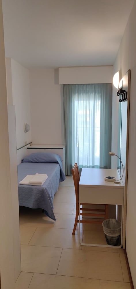 HOTEL AMBRA 6/50