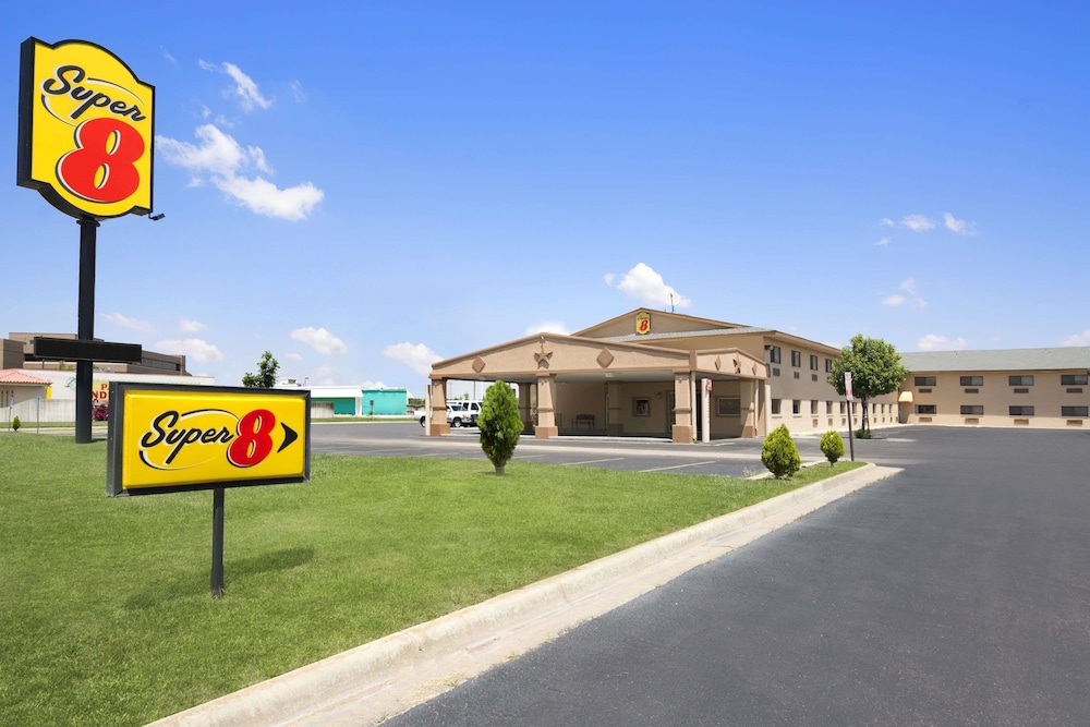 Super 8 By Wyndham Amarillo Central Tx 4/57