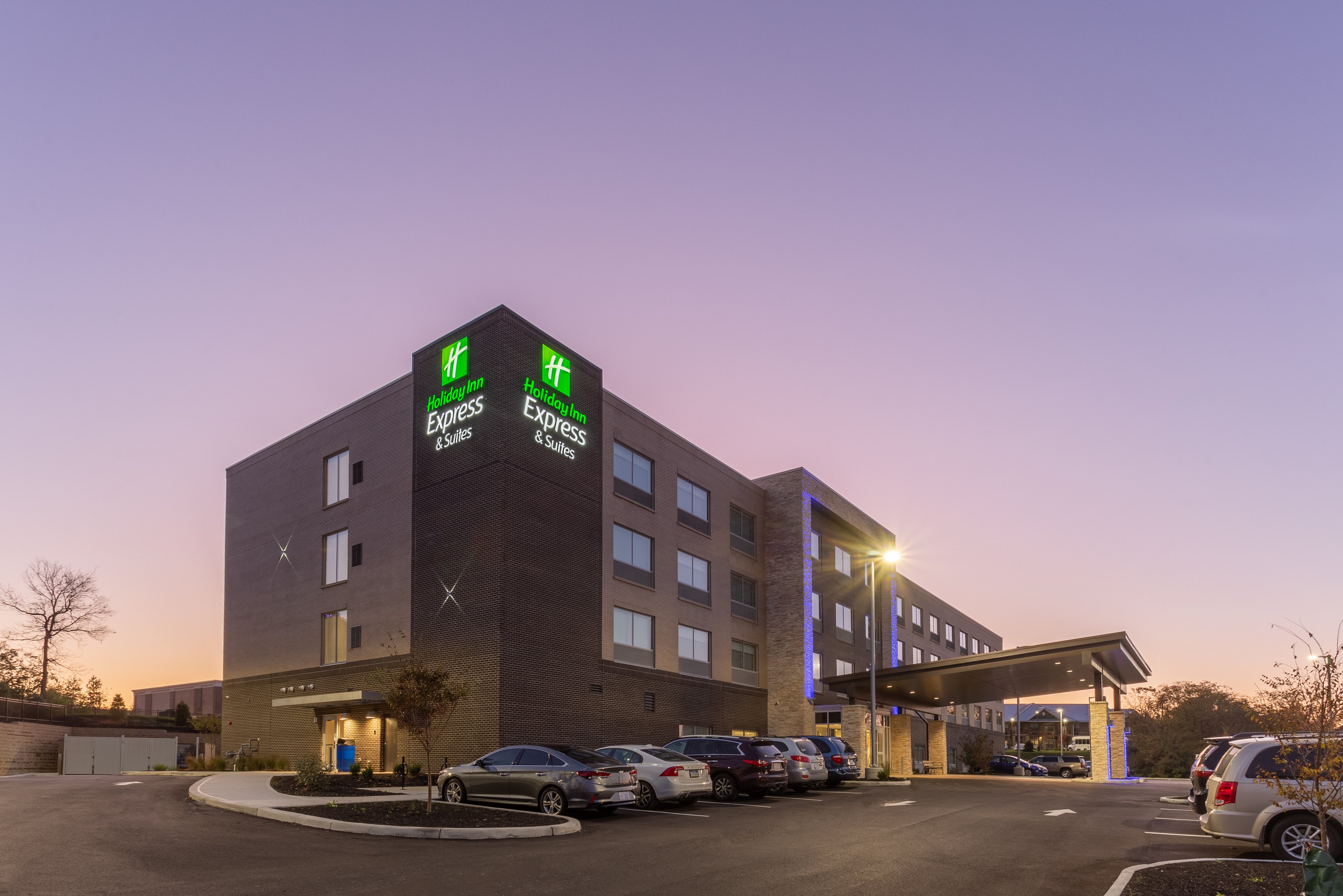 Holiday Inn Express Suites Florence Cincinnati Airport 33/37