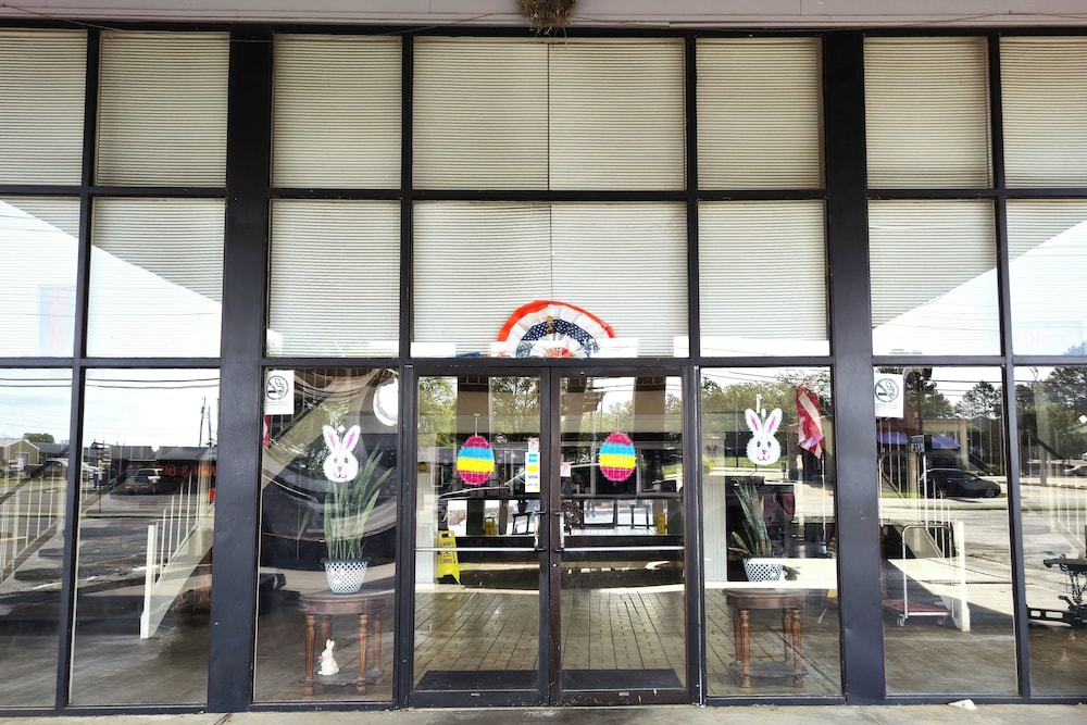 River Valley Inn and Suites 5/42