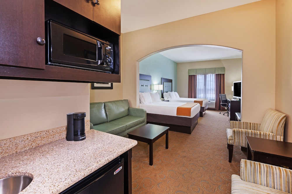 Holiday Inn Express Hotel & Suites Victoria 37/52