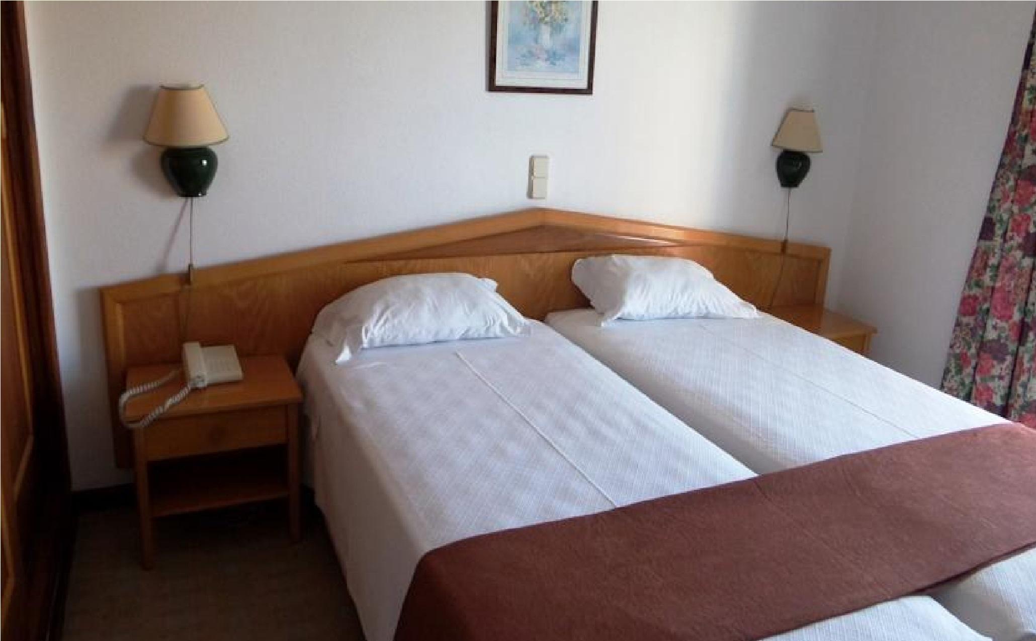 Room, Single, Lateral Side Sea View