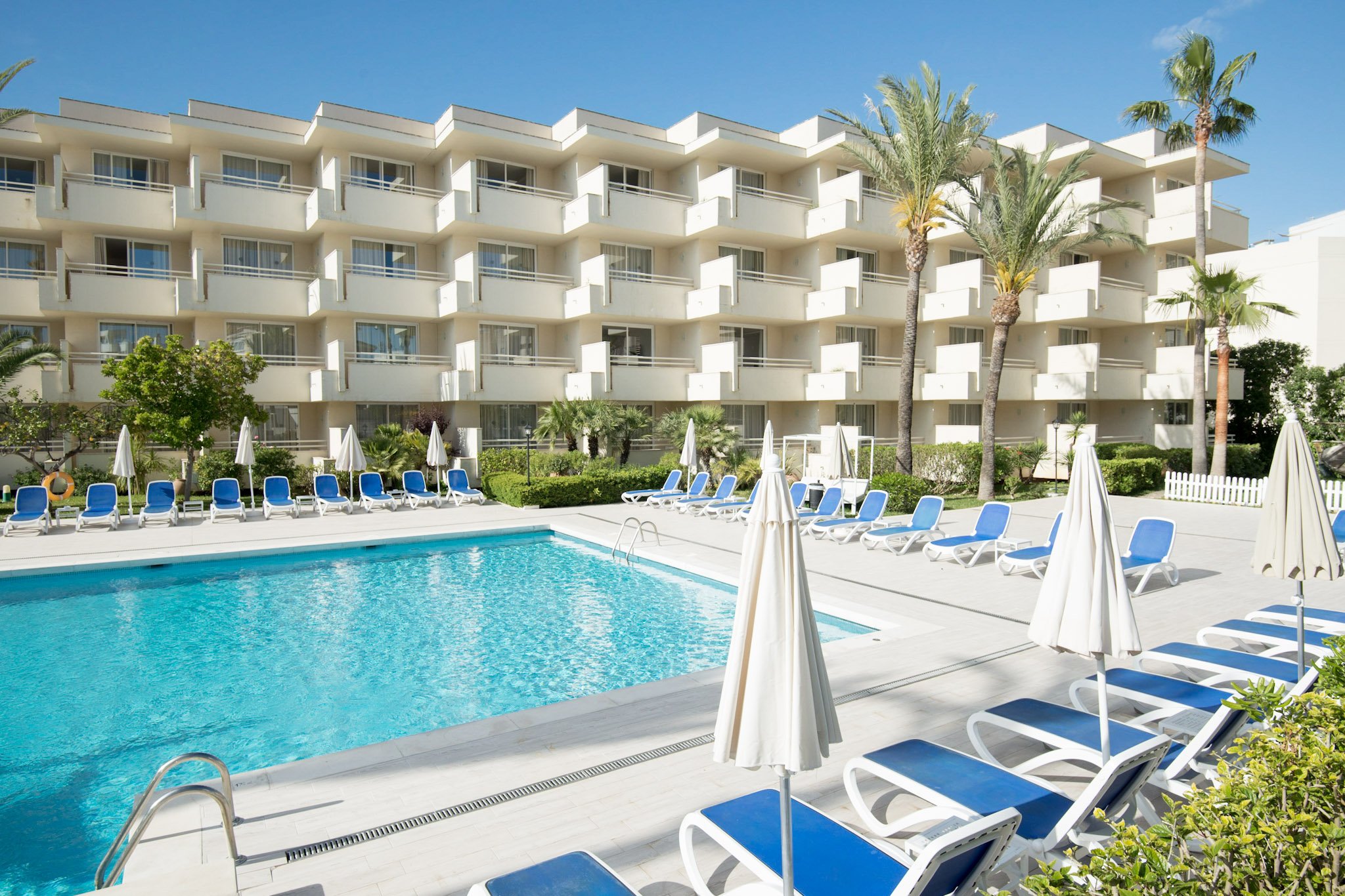 Globales Cala Bona Suites 3/56