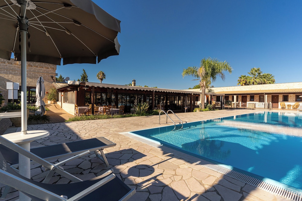 Hotel Resort Ristorante Masseria Le Pajare 49/50