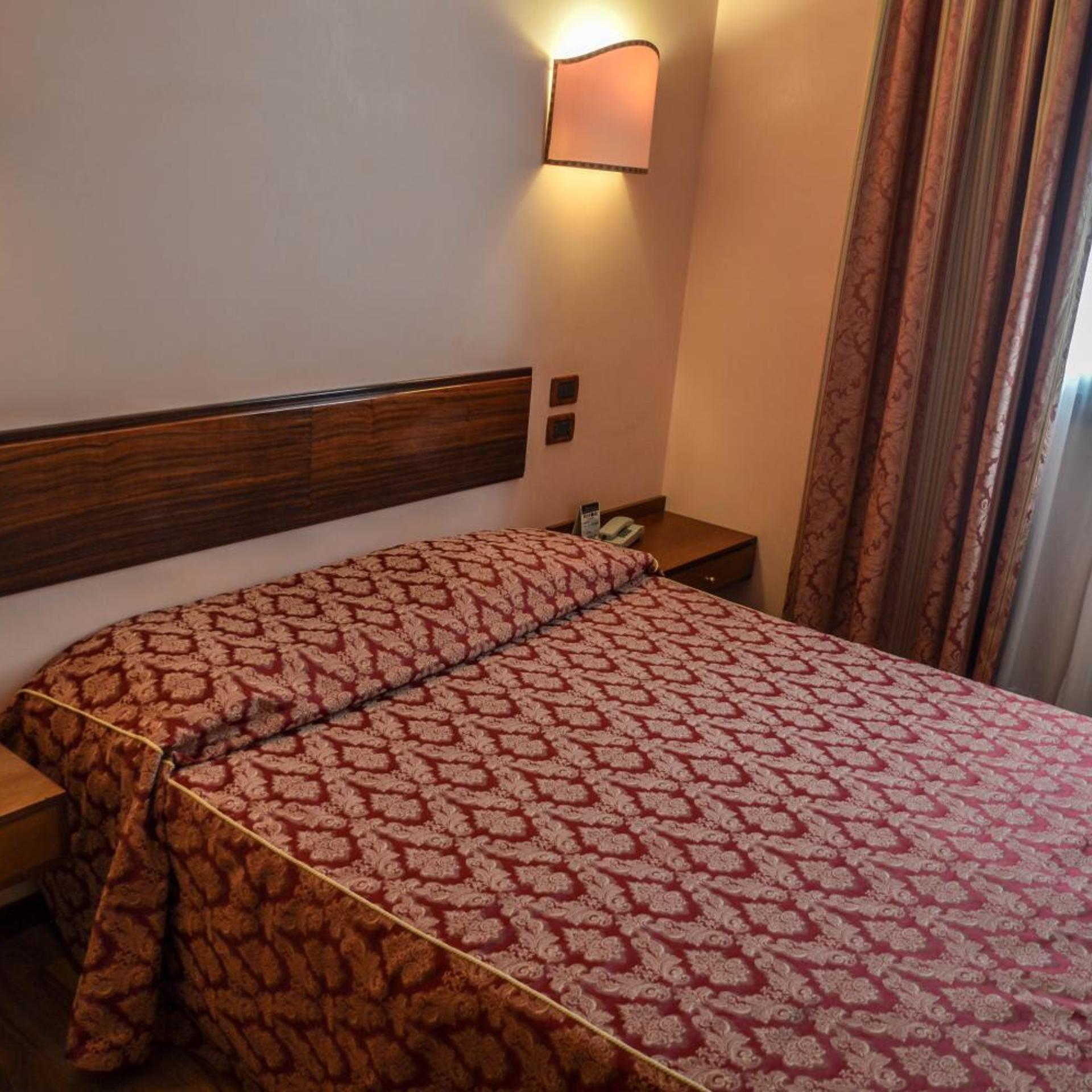 Room, Single