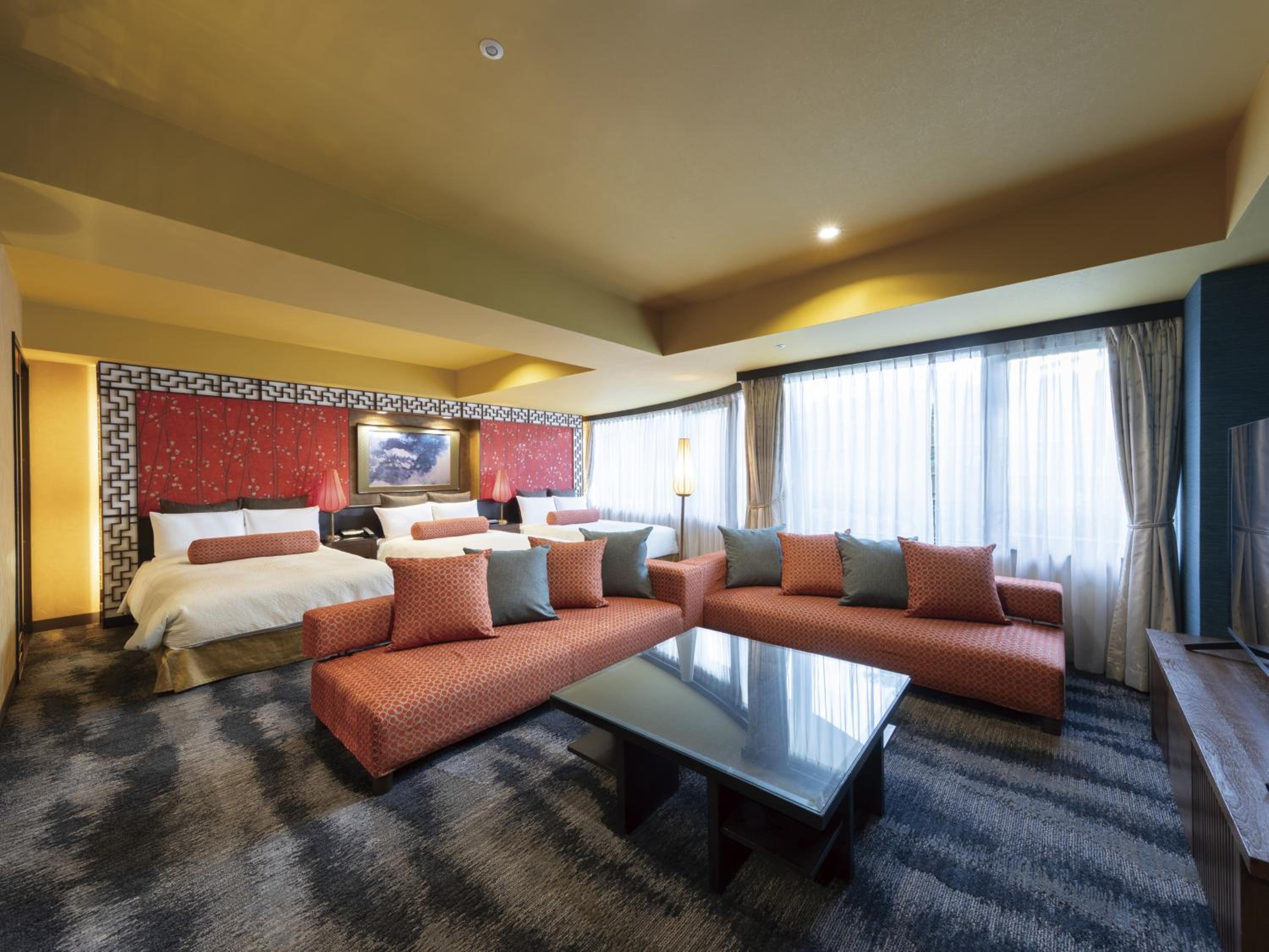 Dynasty, Suite, 3 Beds, Lounge Access