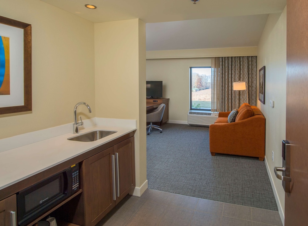 Hampton Inn & Suites Braselton 34/57