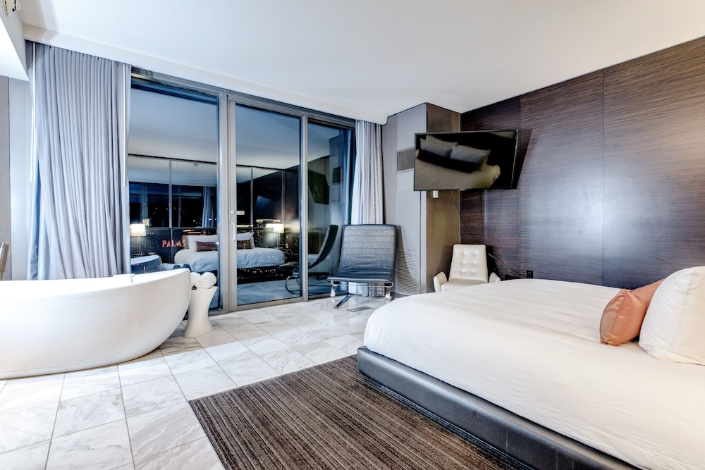 StripViewSuites at Palms Place 32/79