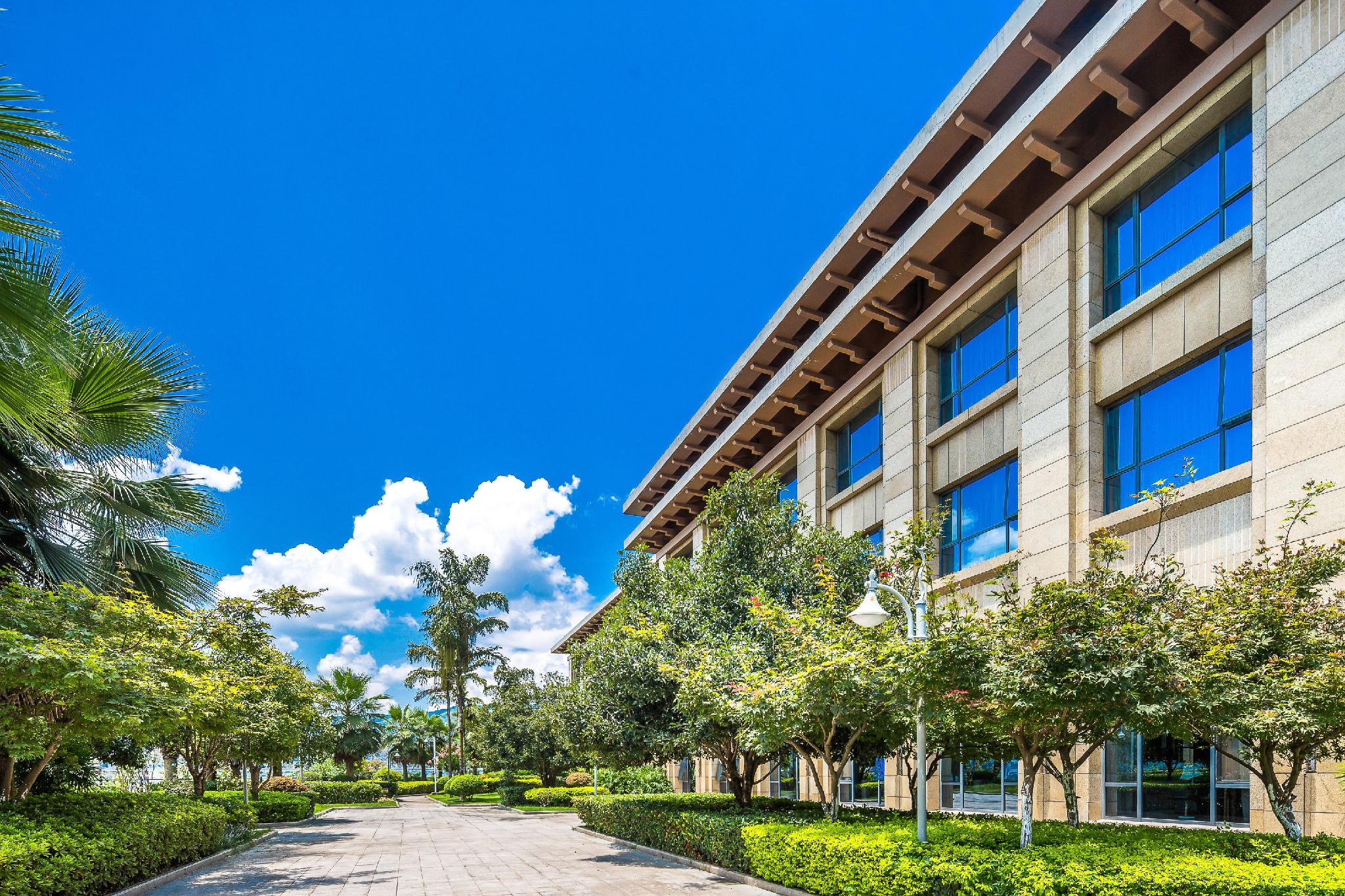 River & Holiday Grand Rezen Hotel YunYang 52/56