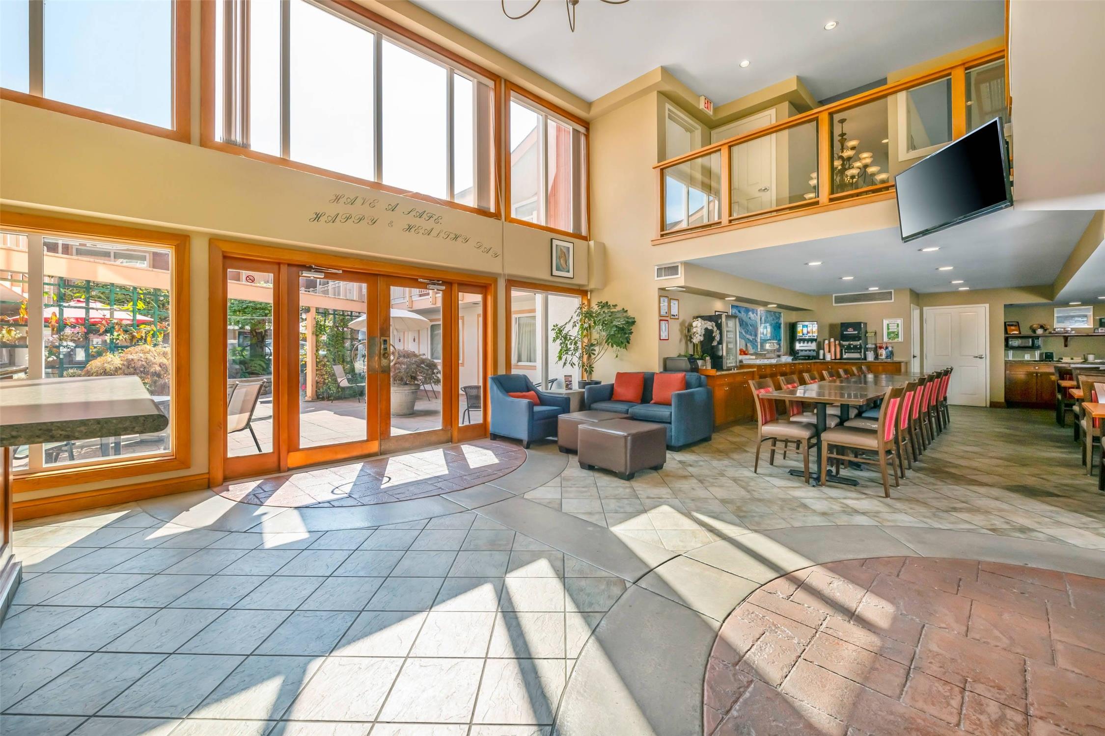 Econo Lodge Inn & Suites North Vancouver 14/52