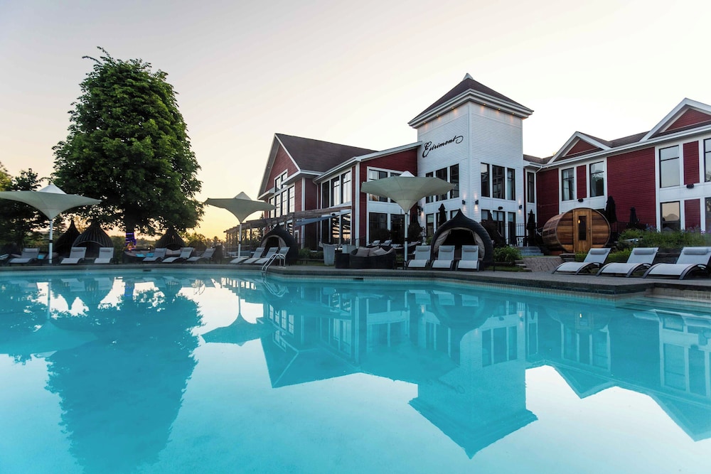 ESTRIMONT SUITES & SPA 8/61