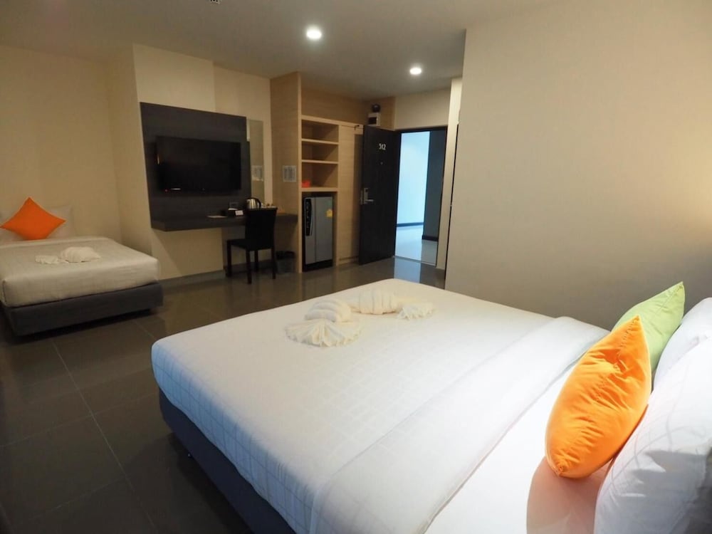 Clover Hotel Hatyai 20/58
