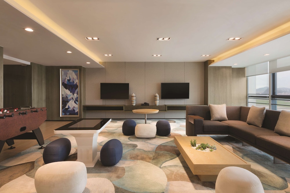 Hyatt House Shenzhen Airport 44/70