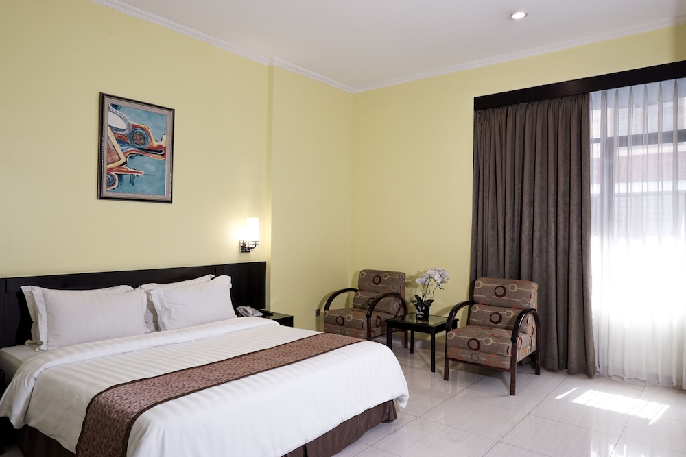 SUPERIOR, DOUBLE OR TWIN BED