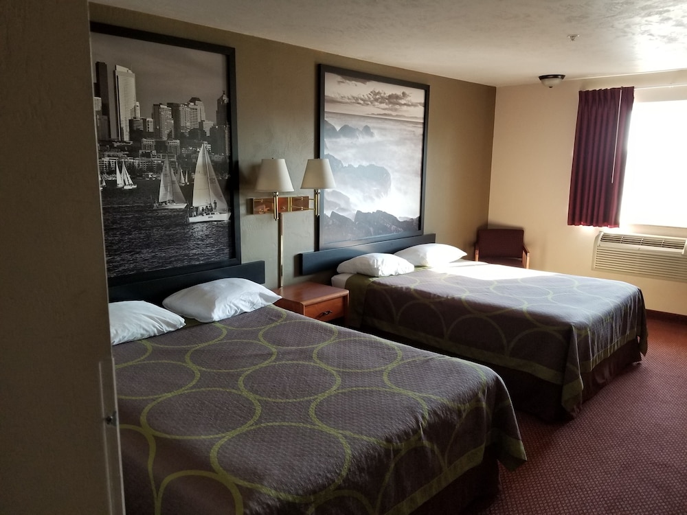 Super 8 by Wyndham Bellingham Airport/Ferndale WA 15/57