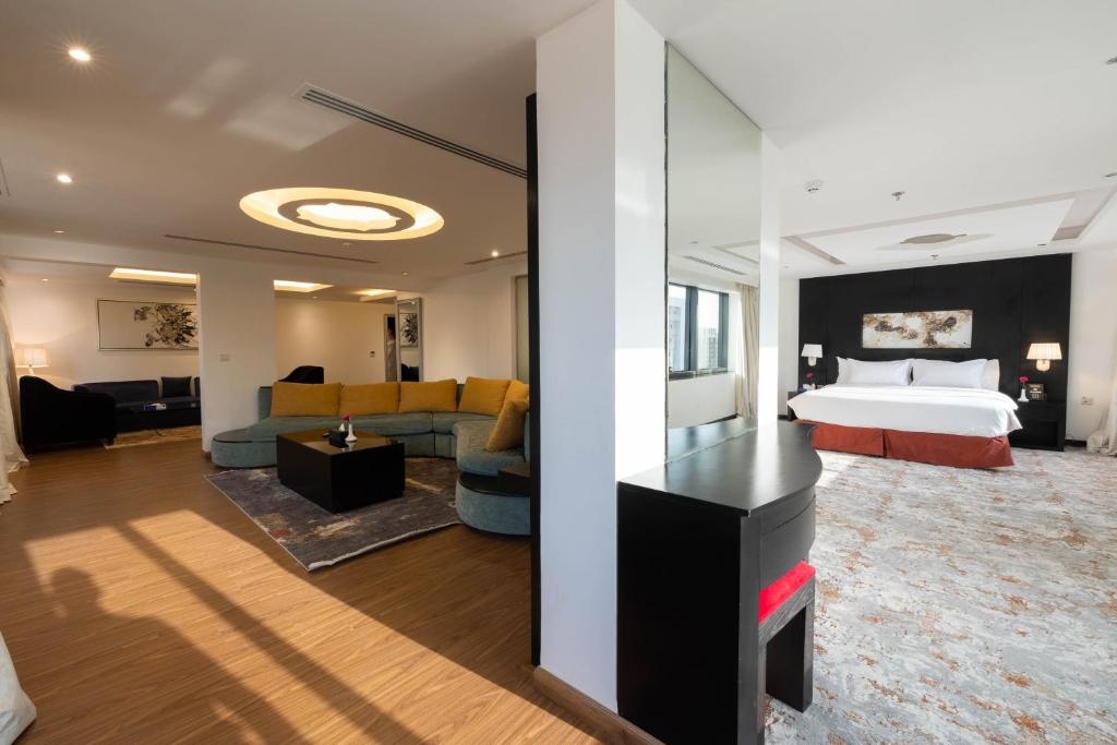 Mira Hotel 6/31