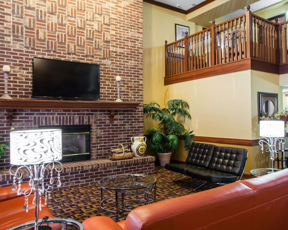 Quality Inn Bolingbrook I-55 44/47