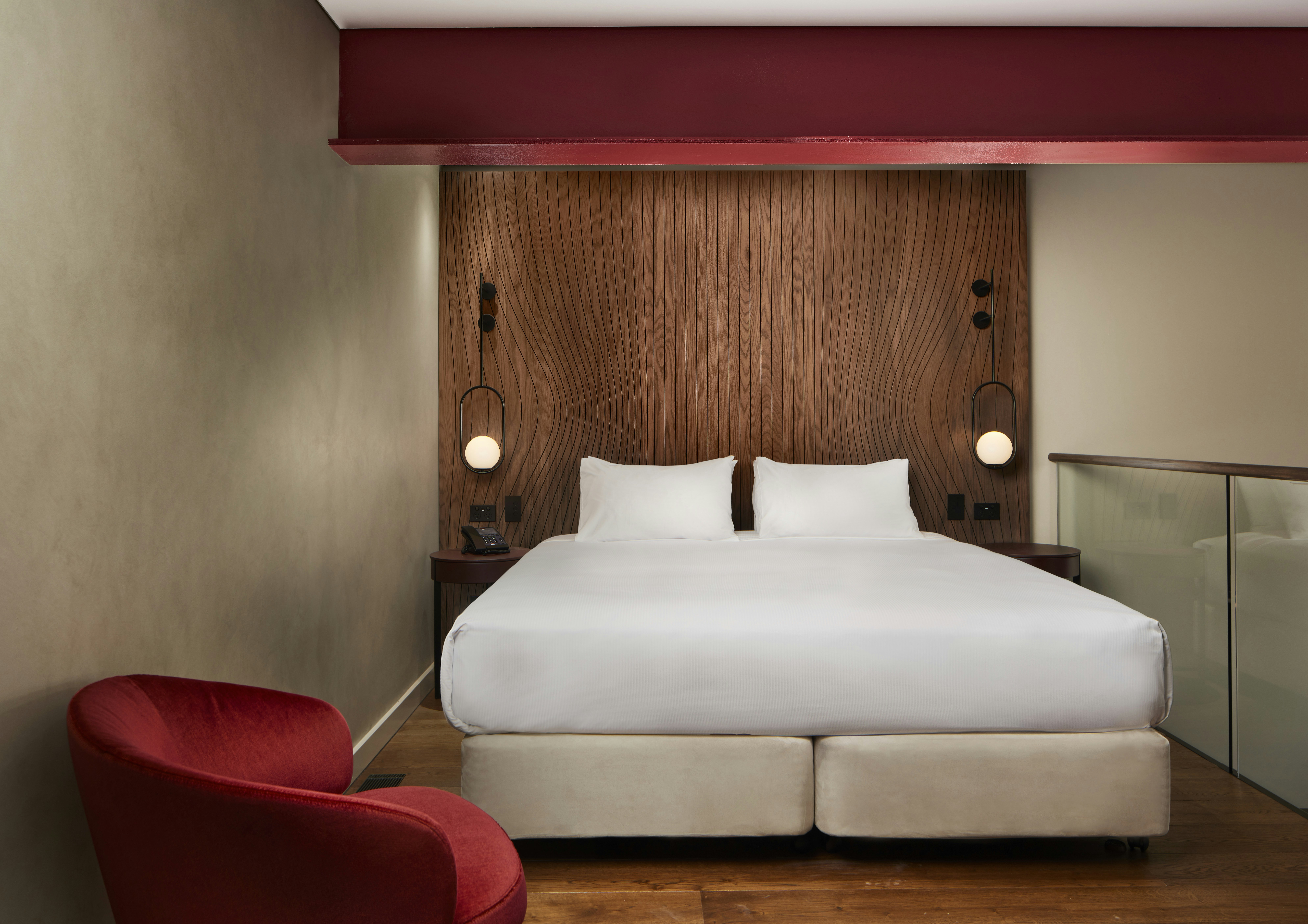 LOFT, KING BED
