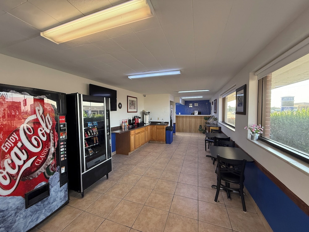 Travelodge by Wyndham Great Bend 25/32