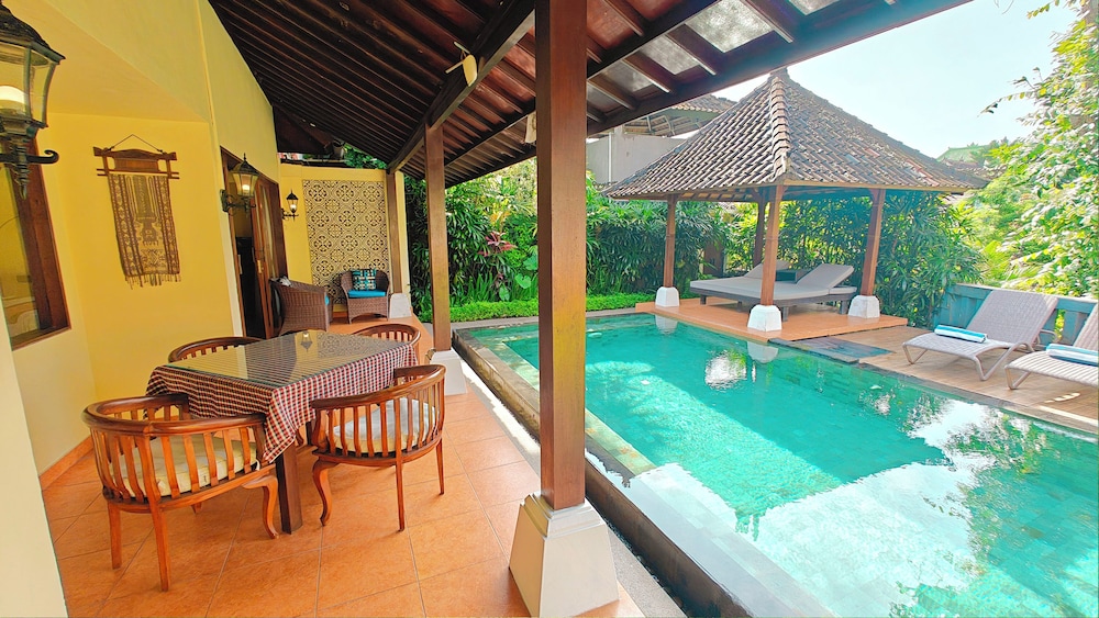 Villa Nirvana 55/81
