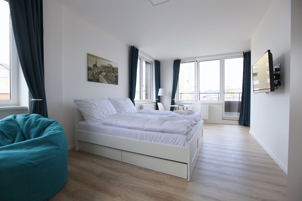 Apartment, Balcony