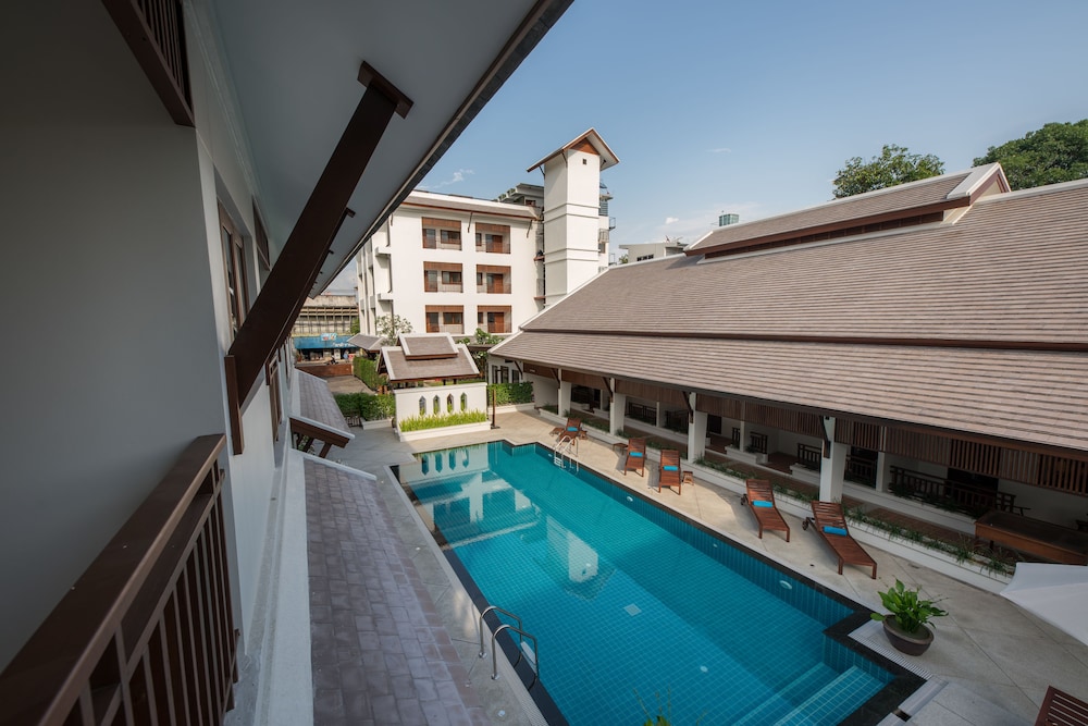 Villa Sanpakoi 61/74