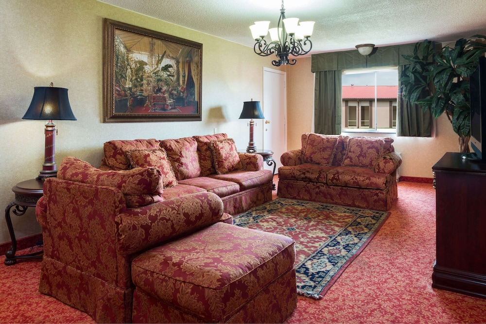 Ramada By Wyndham Bowling Green 28/45