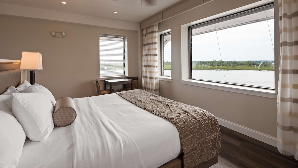 Best Western Plus Coastline Inn 14/26
