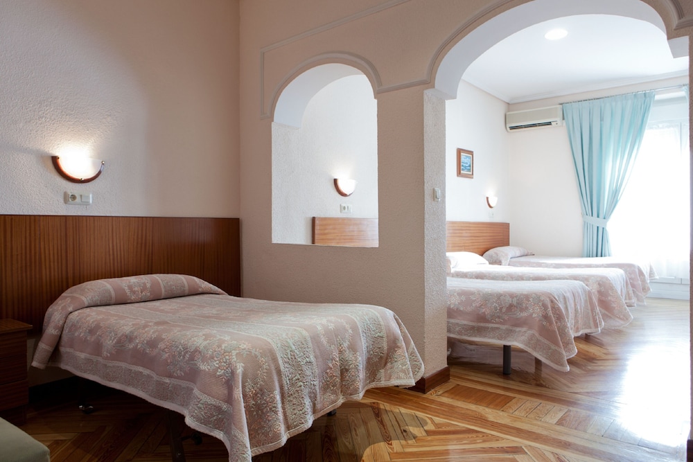 غرفة رباعية بأربعة أسرّة، Hostal Zamora 3/5