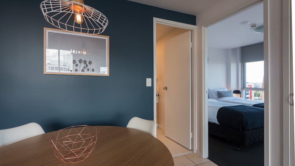 Ridge Apartment Hotel 45/74