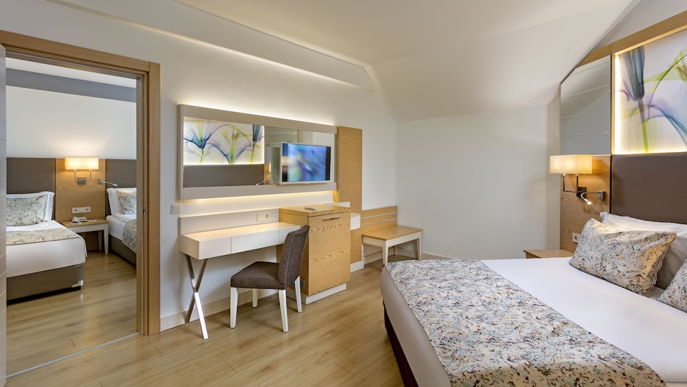 Glamour Resort Spa 26/70