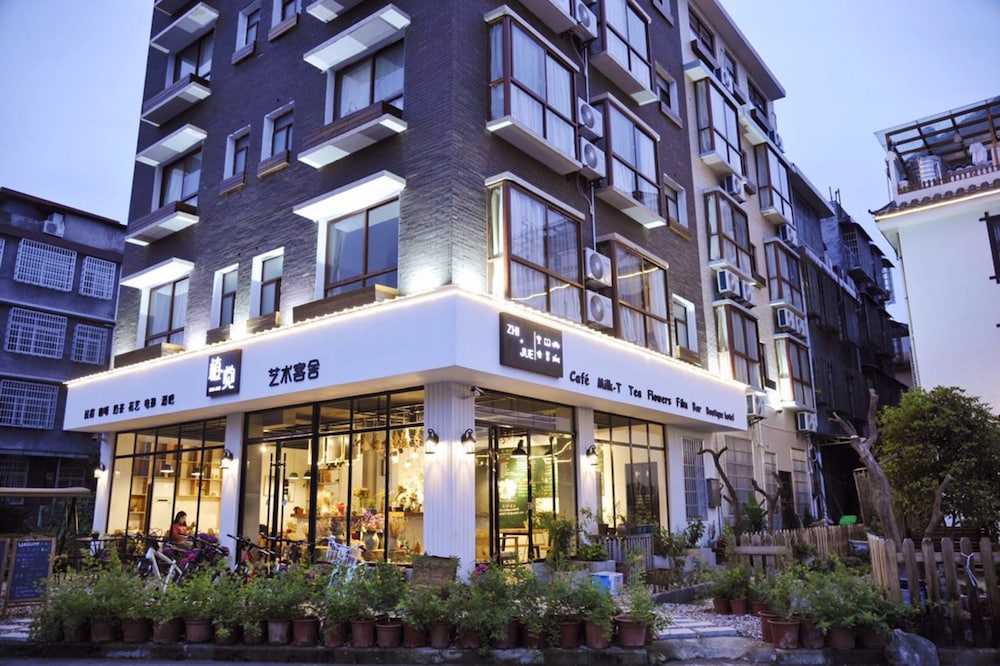 Zhang Jiajie Zhijue Art Hotel 3/48