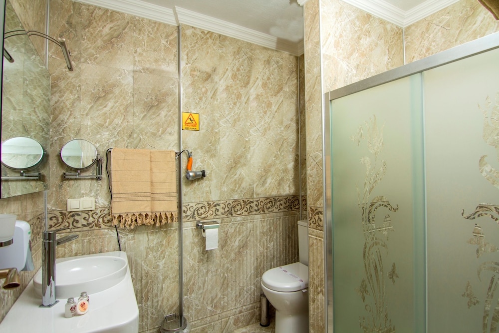 Basar Hotel 37/39