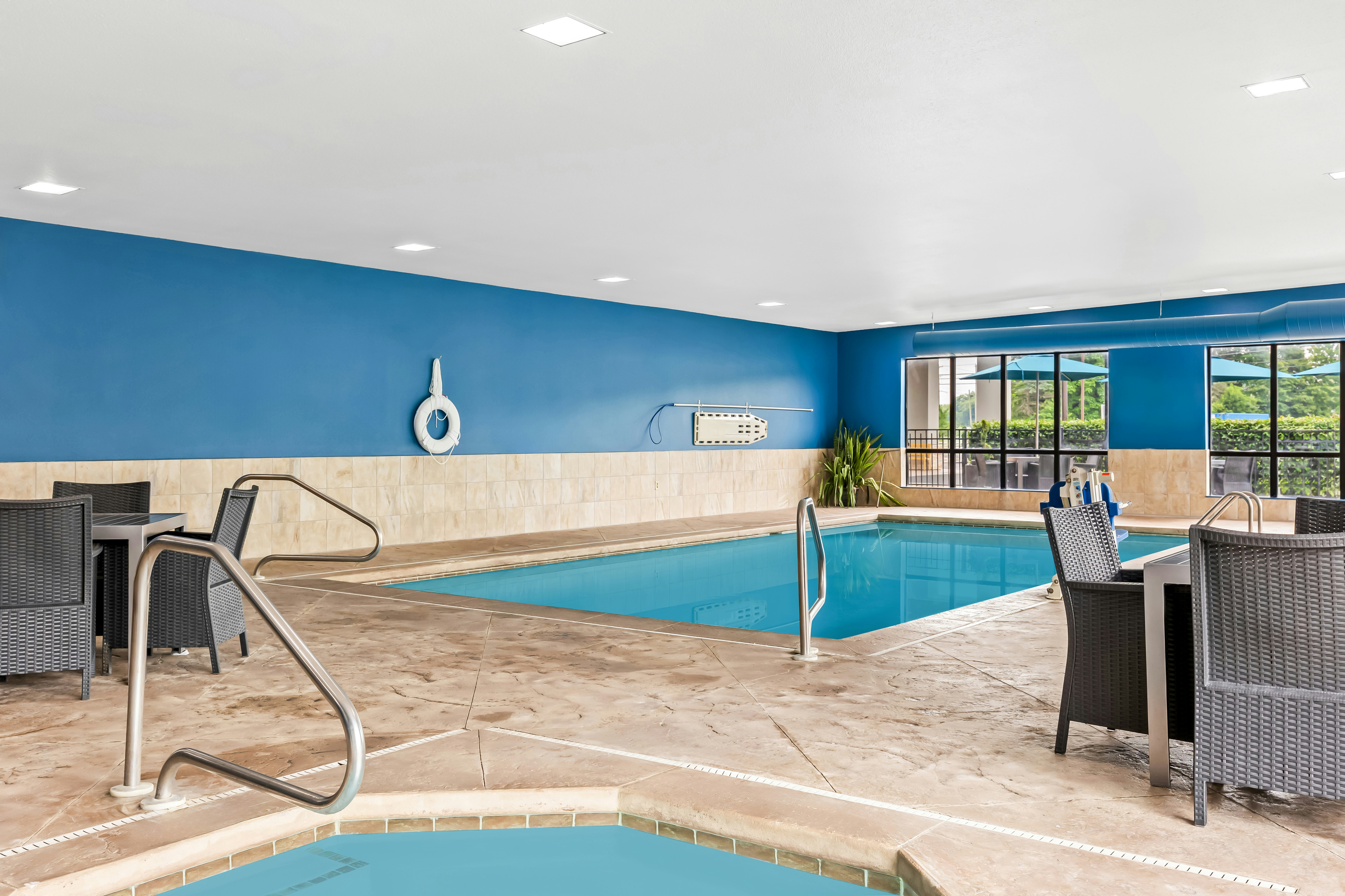 Hampton Inn & Suites Grove City 14/39